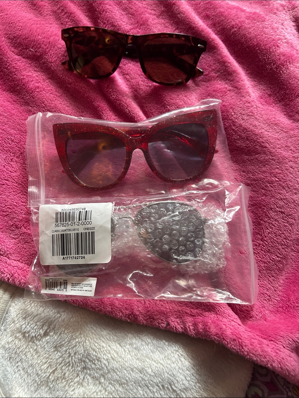 Set of 3 pairs women’s sunglasses